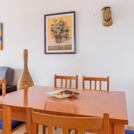 Apartment 2 Bedroom Beautiful In *