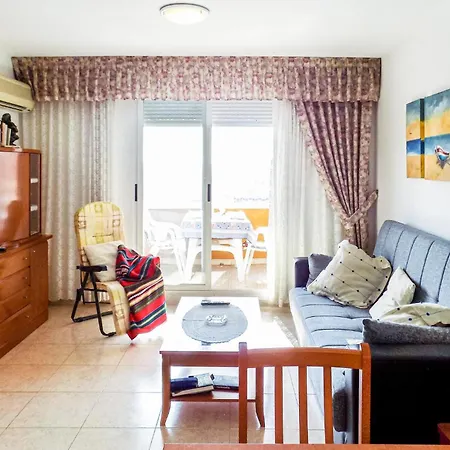 2 Bedroom Beautiful In Apartment Oropesa del Mar