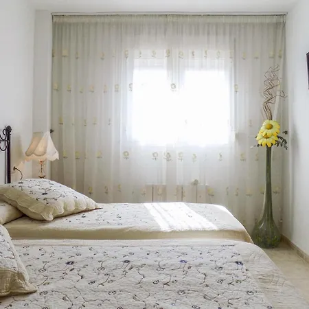 2 Bedroom Beautiful In *
