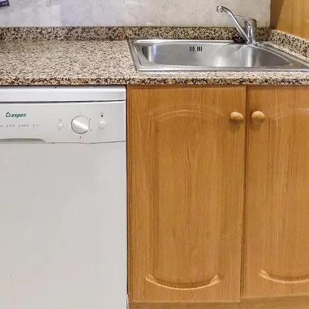 Apartamento 2 Bedroom Beautiful In